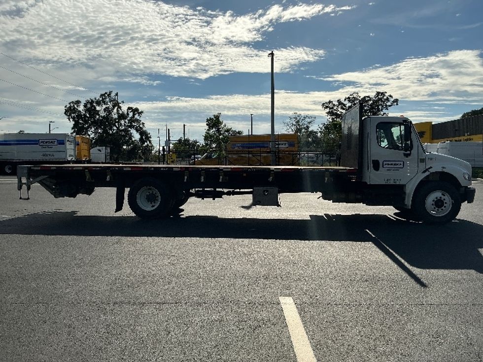 Flatbed Truck-Light and Medium Duty Trucks-Freightliner-2019-M2-Tampa-FL-146,769\n\t\tmiles-$ 57,750 - Image 11