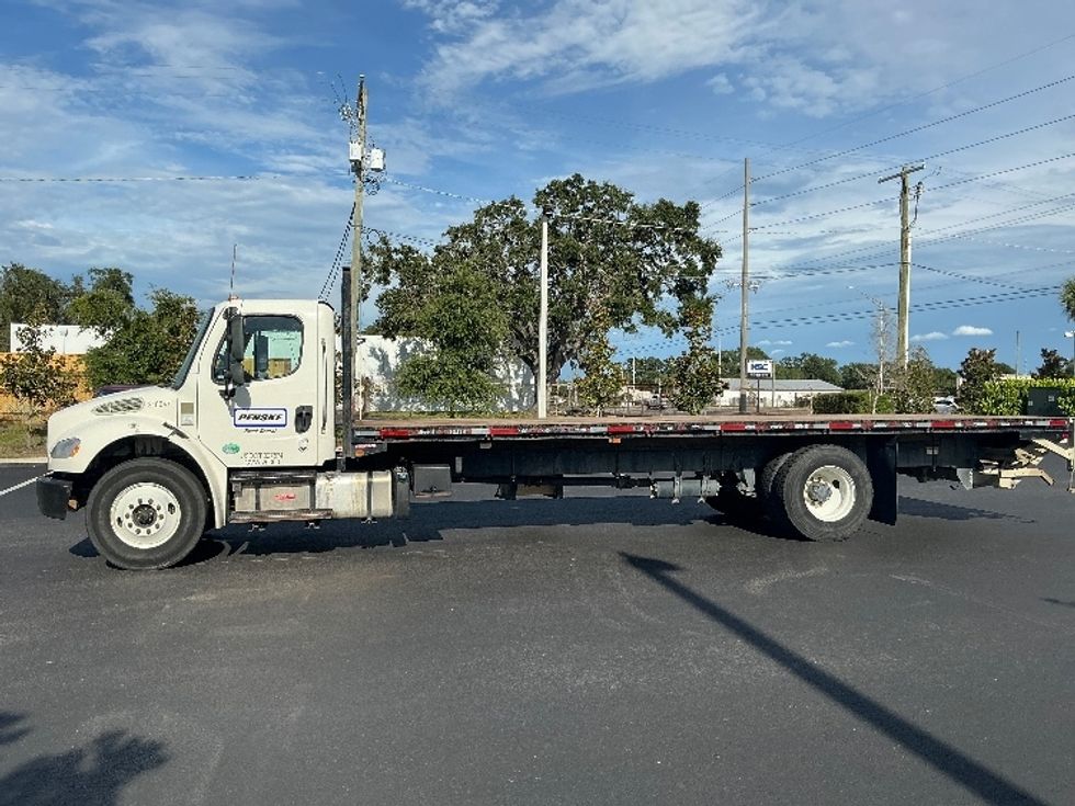 Flatbed Truck-Light and Medium Duty Trucks-Freightliner-2019-M2-Tampa-FL-146,769\n\t\tmiles-$ 57,750 - Image 4