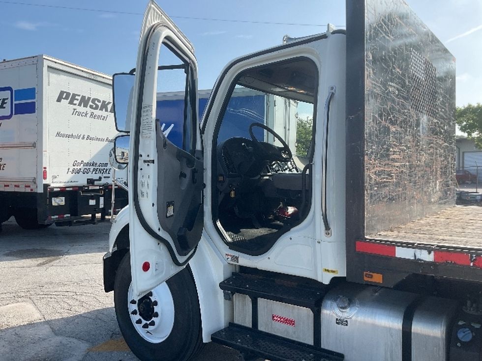 Flatbed Truck-Light and Medium Duty Trucks-Freightliner-2019-M2-Tampa-FL-147,412\n\t\tmiles-$ 52,750 - Image 16