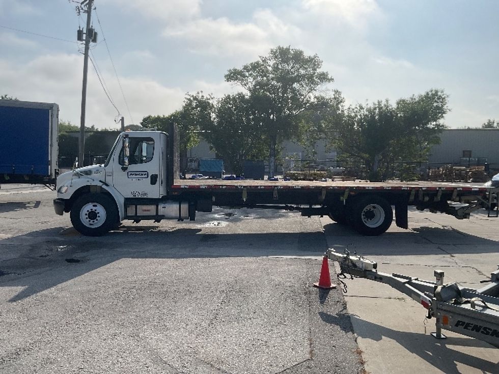 Flatbed Truck-Light and Medium Duty Trucks-Freightliner-2019-M2-Tampa-FL-147,412\n\t\tmiles-$ 52,750 - Image 4