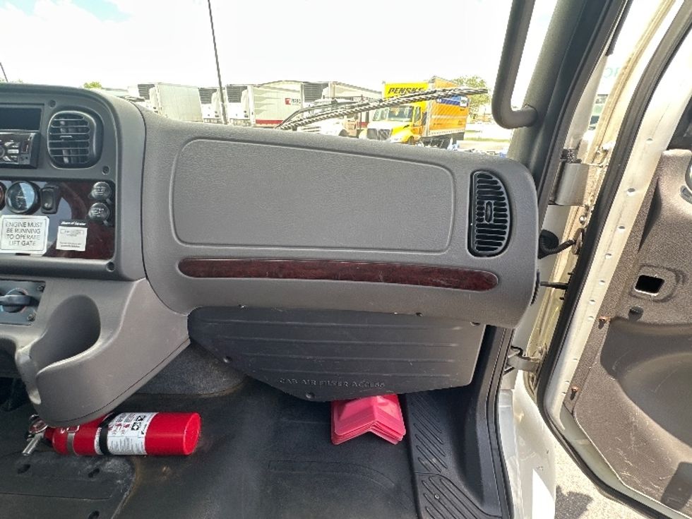 Flatbed Truck-Light and Medium Duty Trucks-Freightliner-2019-M2-Tampa-FL-171,106\n\t\tmiles-$ 54,250 - Image 20