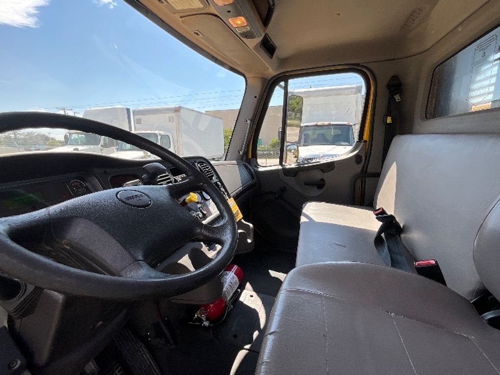 Flatbed Truck-Light and Medium Duty Trucks-Freightliner-2019-M2-Tampa-FL-175,125\n\t\tmiles-$ 46,500 - Image 16