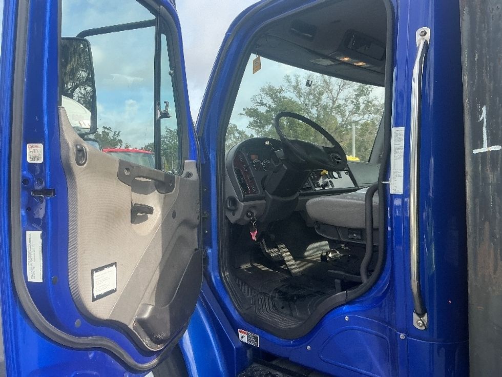 Flatbed Truck-Light and Medium Duty Trucks-Freightliner-2019-M2-Tampa-FL-380,250\n\t\tmiles-$ 21,250 - Image 11