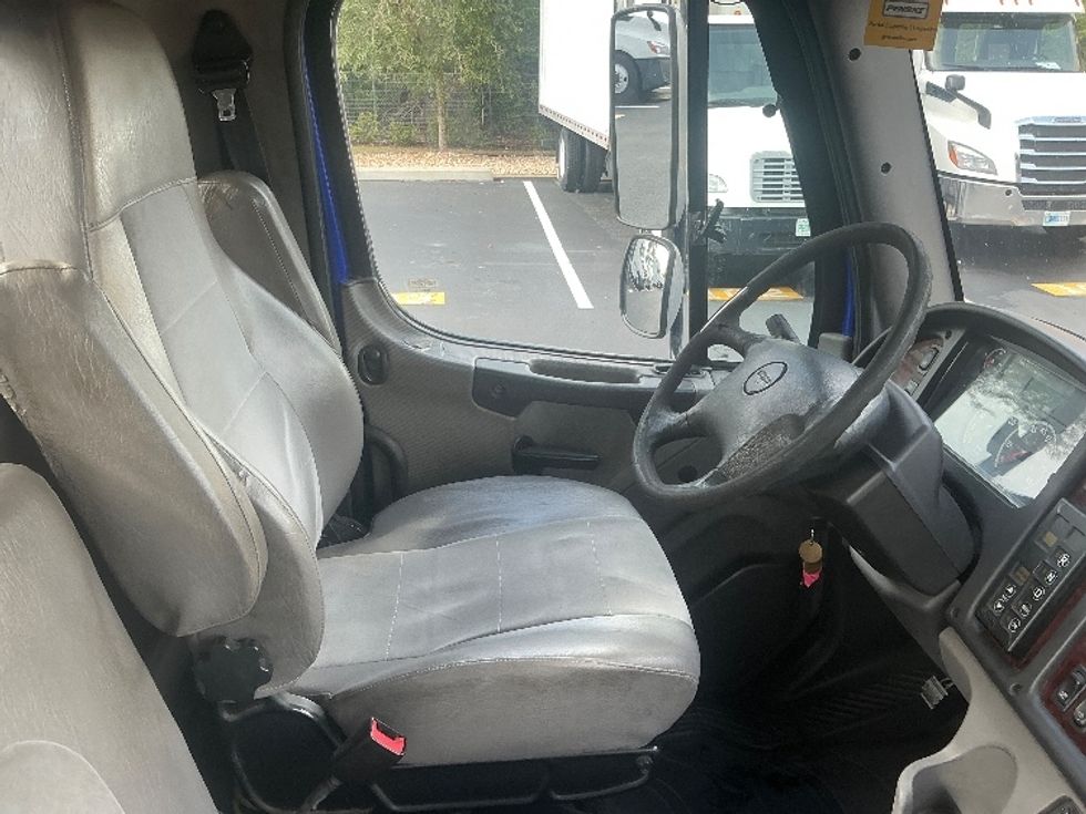 Flatbed Truck-Light and Medium Duty Trucks-Freightliner-2019-M2-Tampa-FL-380,250\n\t\tmiles-$ 21,250 - Image 17