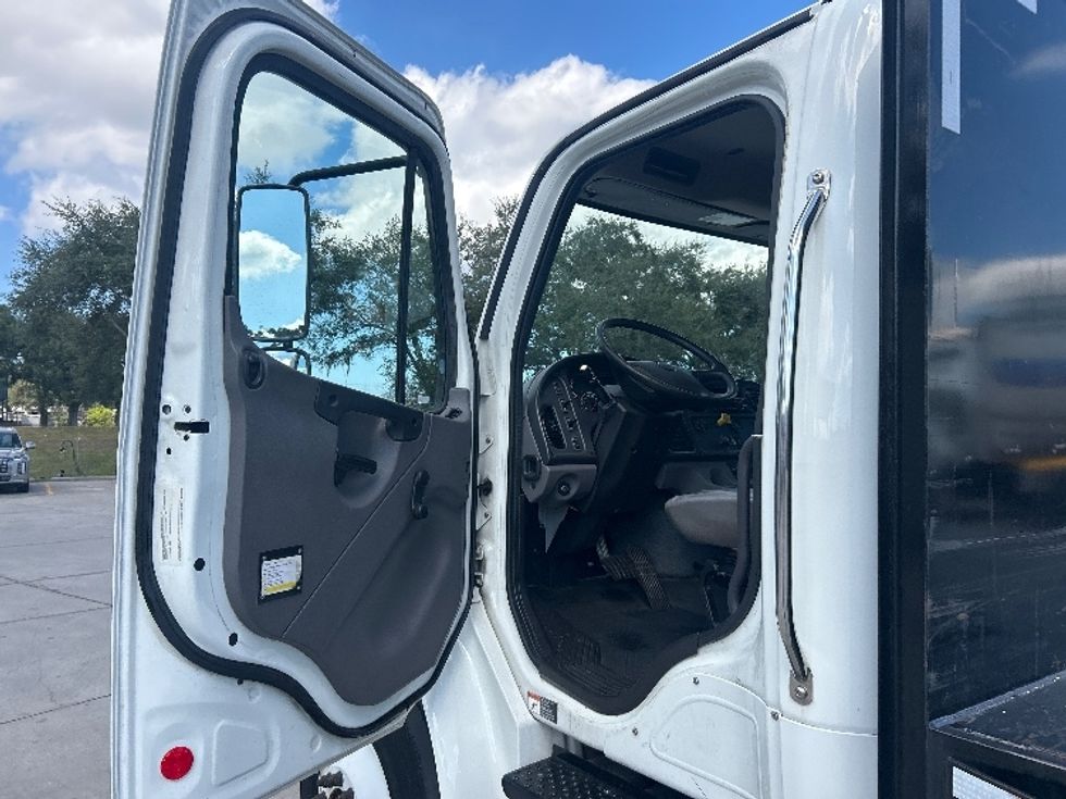 Flatbed Truck-Light and Medium Duty Trucks-Freightliner-2019-M2-Tampa-FL-66,790\n\t\tmiles-$ 43,500 - Image 16