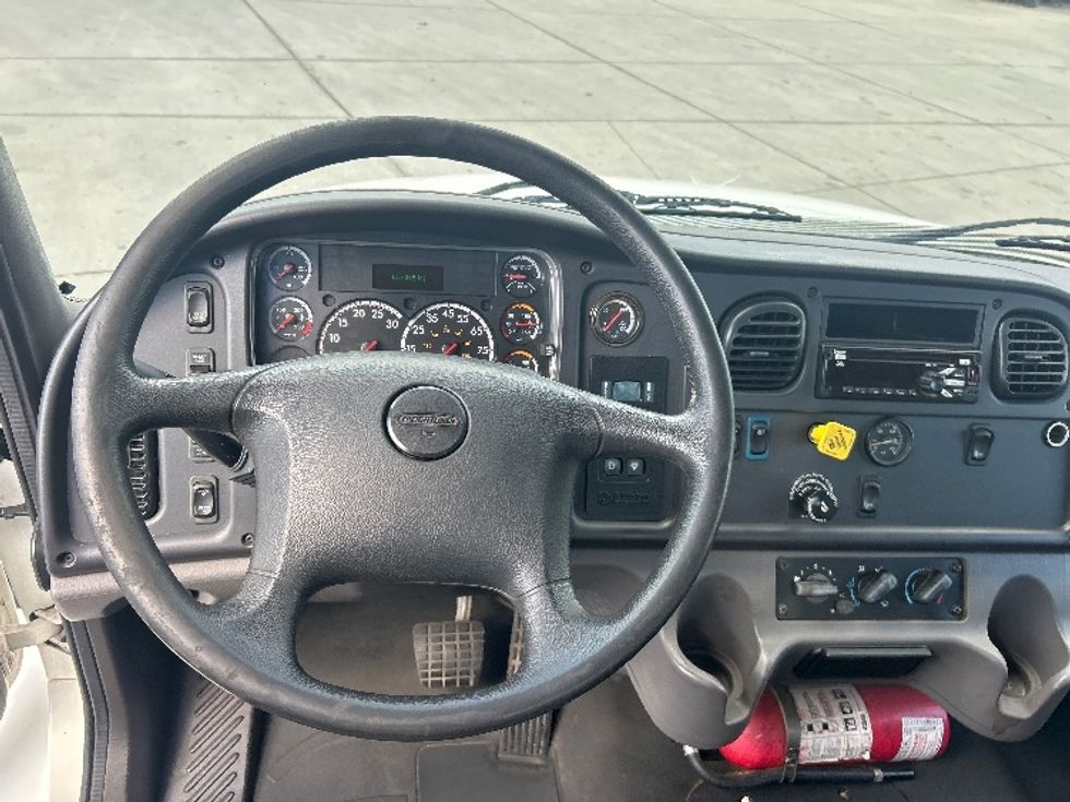 Flatbed Truck-Light and Medium Duty Trucks-Freightliner-2019-M2-Tampa-FL-66,790\n\t\tmiles-$ 43,500 - Image 17