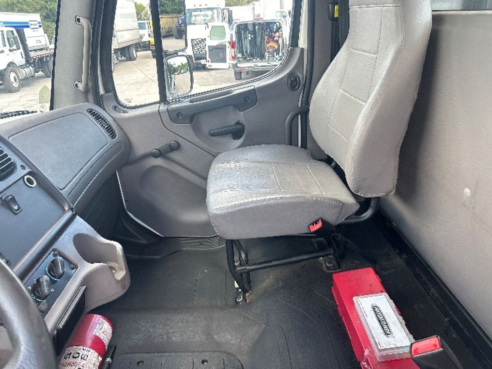 Flatbed Truck-Light and Medium Duty Trucks-Freightliner-2019-M2-Tampa-FL-66,790\n\t\tmiles-$ 43,500 - Image 18