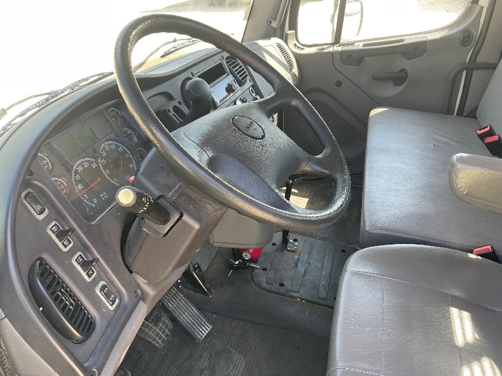 Flatbed Truck-Light and Medium Duty Trucks-Freightliner-2019-M2-Tifton-GA-71,603\n\t\tmiles-$ 59,250 - Image 13