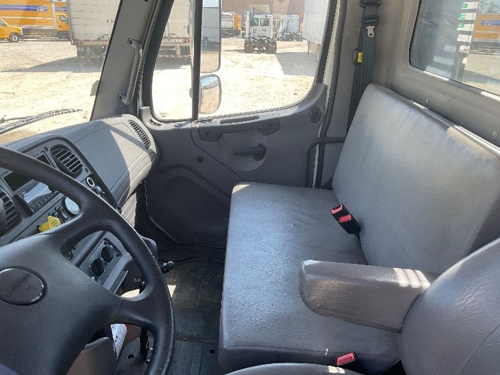 Flatbed Truck-Light and Medium Duty Trucks-Freightliner-2019-M2-Tifton-GA-71,603\n\t\tmiles-$ 59,250 - Image 15