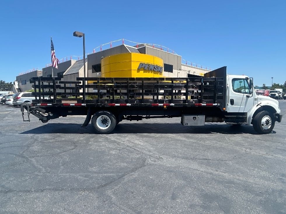 Flatbed Truck-Light and Medium Duty Trucks-Freightliner-2019-M2-Torrance-CA-106,636\n\t\tmiles-$ 59,000 - Image 15