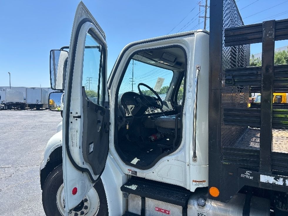 Flatbed Truck-Light and Medium Duty Trucks-Freightliner-2019-M2-Torrance-CA-106,636\n\t\tmiles-$ 59,000 - Image 16