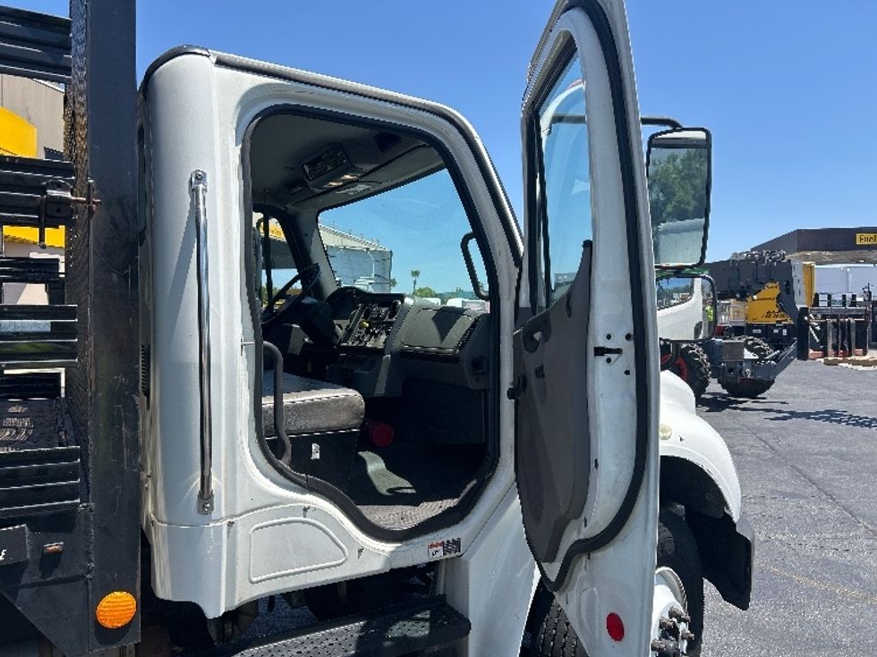 Flatbed Truck-Light and Medium Duty Trucks-Freightliner-2019-M2-Torrance-CA-106,636\n\t\tmiles-$ 59,000 - Image 19