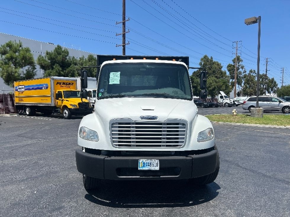 Flatbed Truck-Light and Medium Duty Trucks-Freightliner-2019-M2-Torrance-CA-106,636\n\t\tmiles-$ 59,000 - Image 2