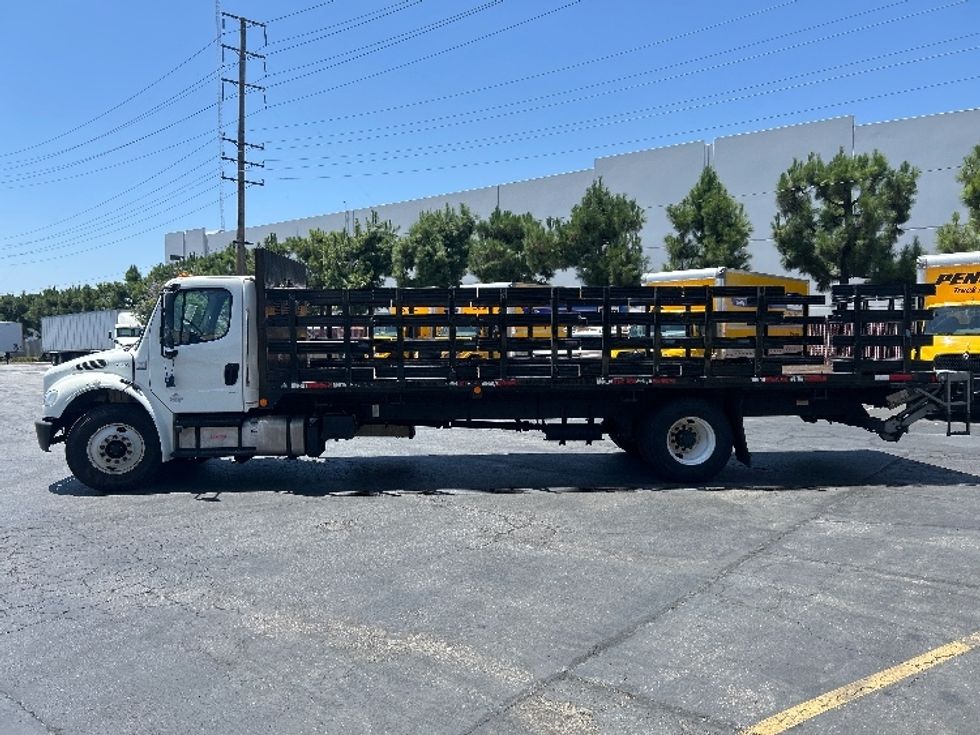 Flatbed Truck-Light and Medium Duty Trucks-Freightliner-2019-M2-Torrance-CA-106,636\n\t\tmiles-$ 59,000 - Image 4