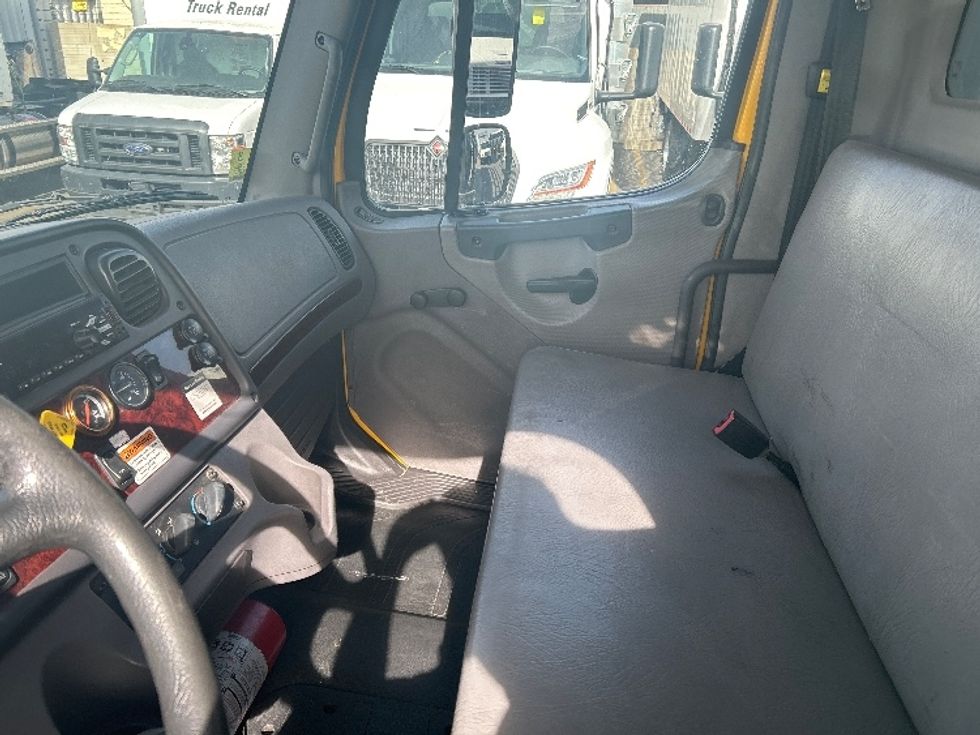 Flatbed Truck-Light and Medium Duty Trucks-Freightliner-2019-M2-Torrance-CA-115,928\n\t\tmiles-$ 59,250 - Image 19