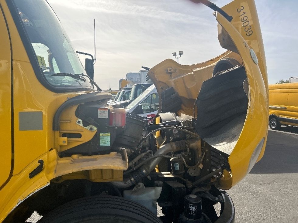 Flatbed Truck-Light and Medium Duty Trucks-Freightliner-2019-M2-Torrance-CA-115,928\n\t\tmiles-$ 59,250 - Image 23