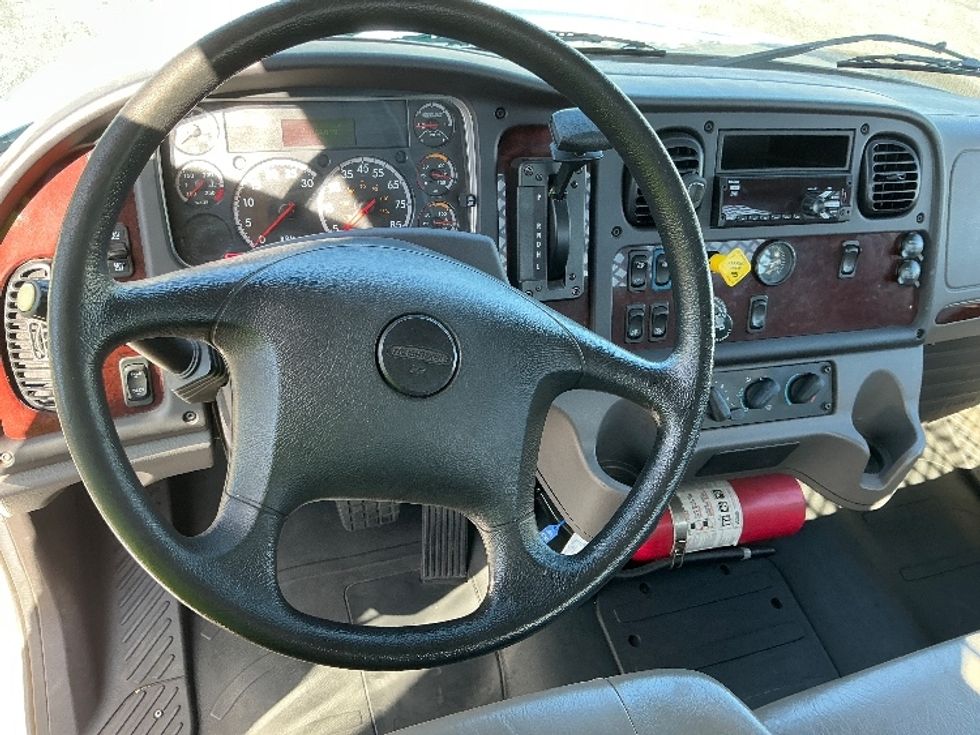 Flatbed Truck-Light and Medium Duty Trucks-Freightliner-2019-M2-Torrance-CA-124,169\n\t\tmiles-$ 47,000 - Image 18