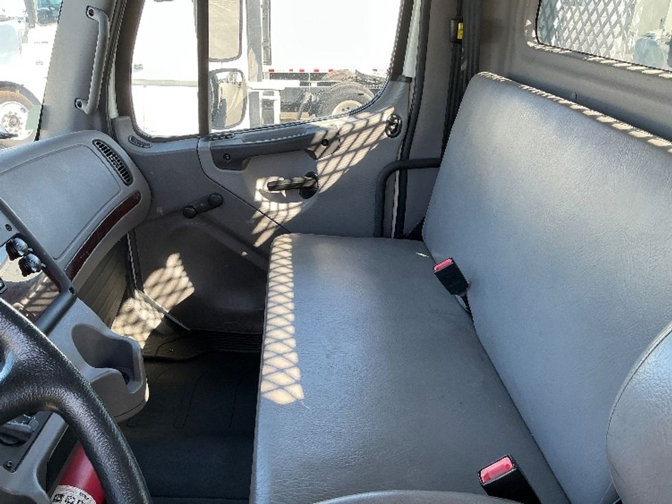 Flatbed Truck-Light and Medium Duty Trucks-Freightliner-2019-M2-Torrance-CA-124,169\n\t\tmiles-$ 47,000 - Image 19