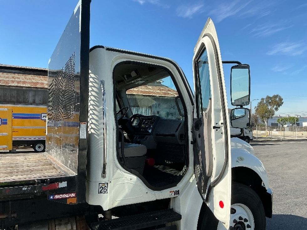Flatbed Truck-Light and Medium Duty Trucks-Freightliner-2019-M2-Torrance-CA-124,169\n\t\tmiles-$ 47,000 - Image 20
