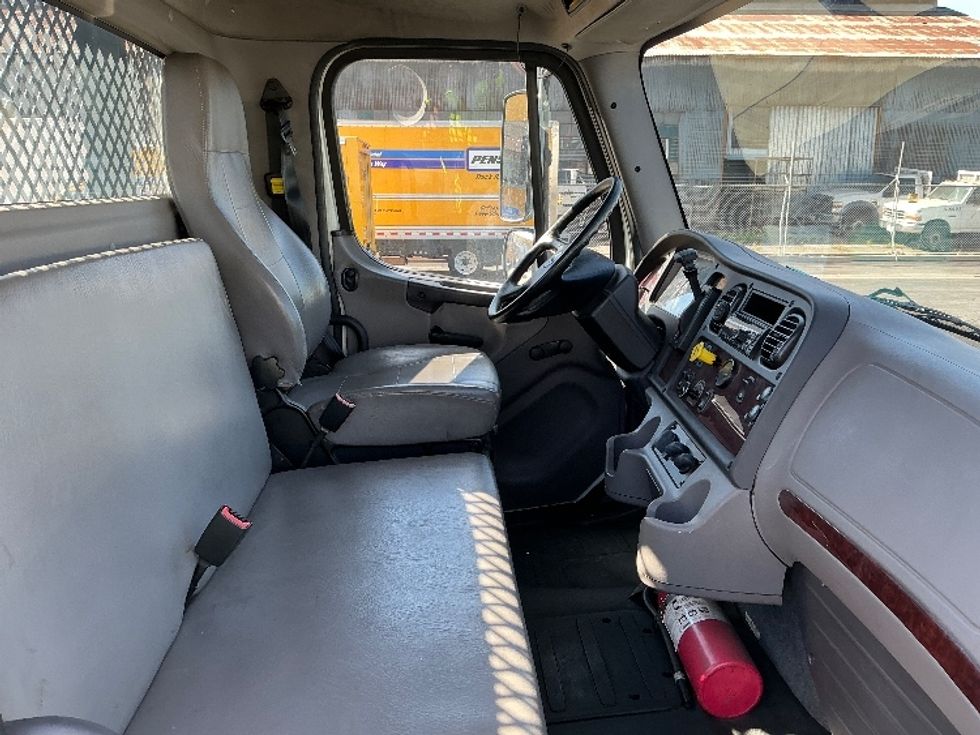 Flatbed Truck-Light and Medium Duty Trucks-Freightliner-2019-M2-Torrance-CA-124,169\n\t\tmiles-$ 47,000 - Image 22