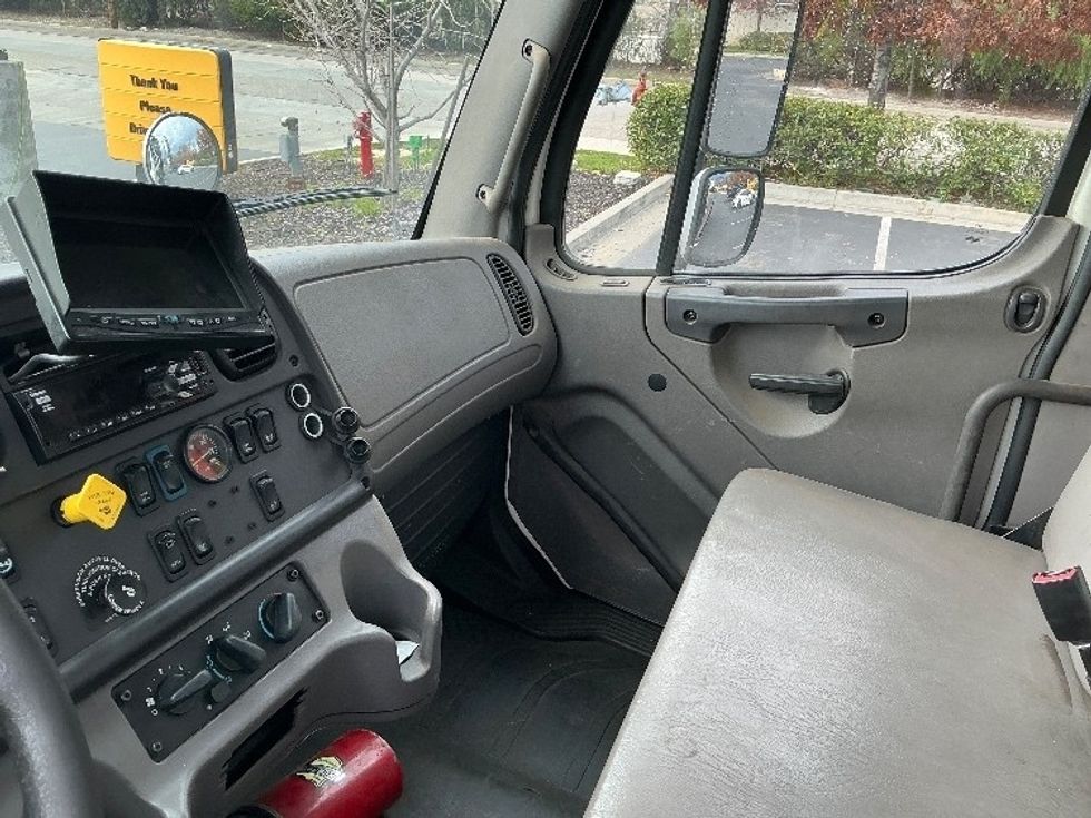 Flatbed Truck-Light and Medium Duty Trucks-Freightliner-2019-M2-Torrance-CA-127,058\n\t\tmiles-$ 72,000 - Image 15