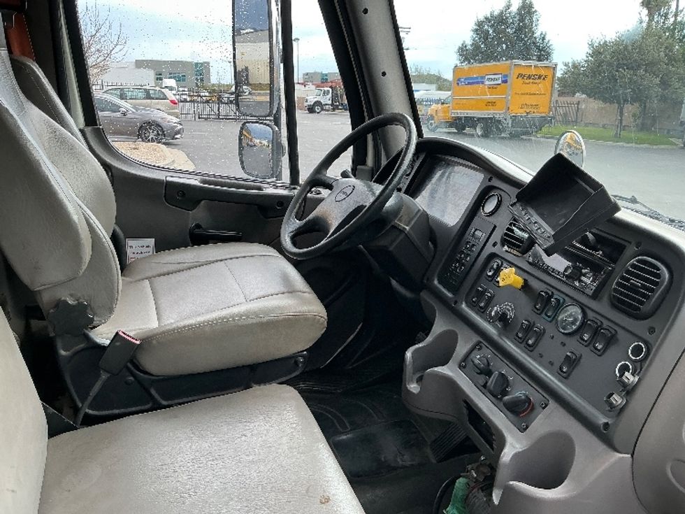 Flatbed Truck-Light and Medium Duty Trucks-Freightliner-2019-M2-Torrance-CA-127,058\n\t\tmiles-$ 72,000 - Image 18