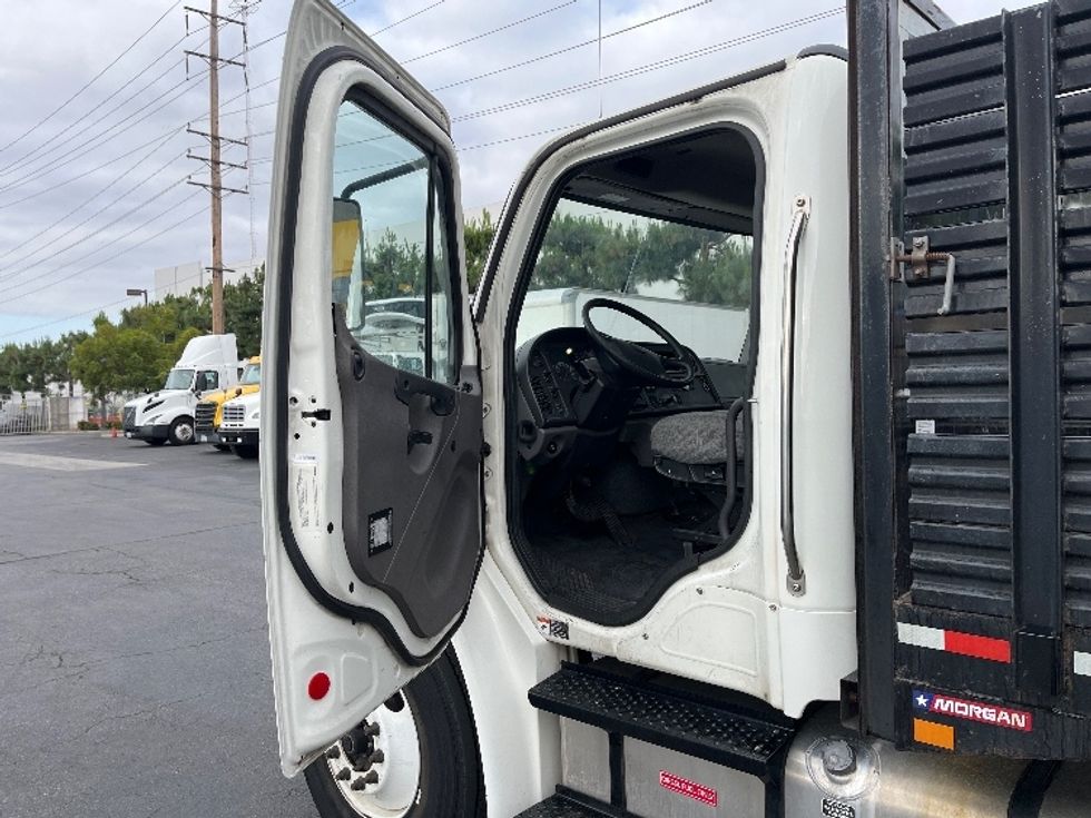 Flatbed Truck-Light and Medium Duty Trucks-Freightliner-2019-M2-Torrance-CA-141,249\n\t\tmiles-$ 43,250 - Image 16