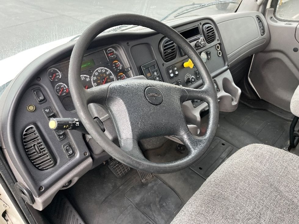 Flatbed Truck-Light and Medium Duty Trucks-Freightliner-2019-M2-Torrance-CA-141,249\n\t\tmiles-$ 43,250 - Image 17