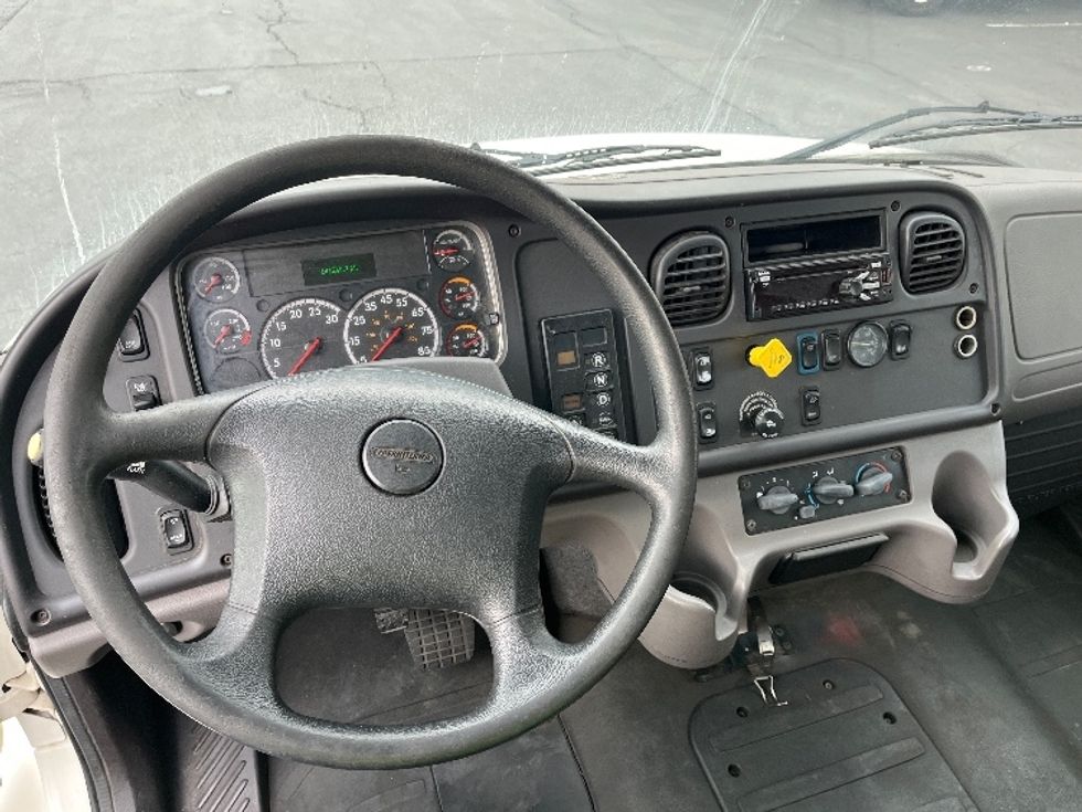 Flatbed Truck-Light and Medium Duty Trucks-Freightliner-2019-M2-Torrance-CA-141,249\n\t\tmiles-$ 43,250 - Image 18