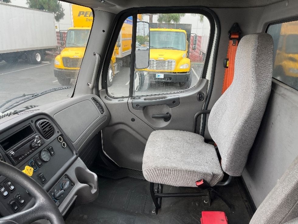 Flatbed Truck-Light and Medium Duty Trucks-Freightliner-2019-M2-Torrance-CA-141,249\n\t\tmiles-$ 43,250 - Image 19