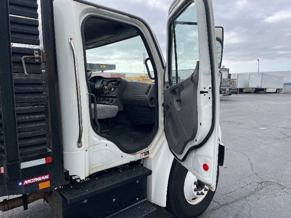 Flatbed Truck-Light and Medium Duty Trucks-Freightliner-2019-M2-Torrance-CA-141,249\n\t\tmiles-$ 43,250 - Image 20