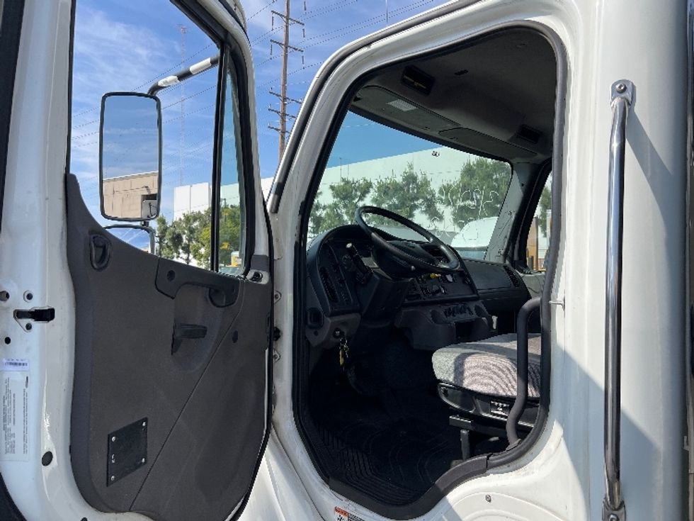 Flatbed Truck-Light and Medium Duty Trucks-Freightliner-2019-M2-Torrance-CA-146,817\n\t\tmiles-$ 40,000 - Image 15