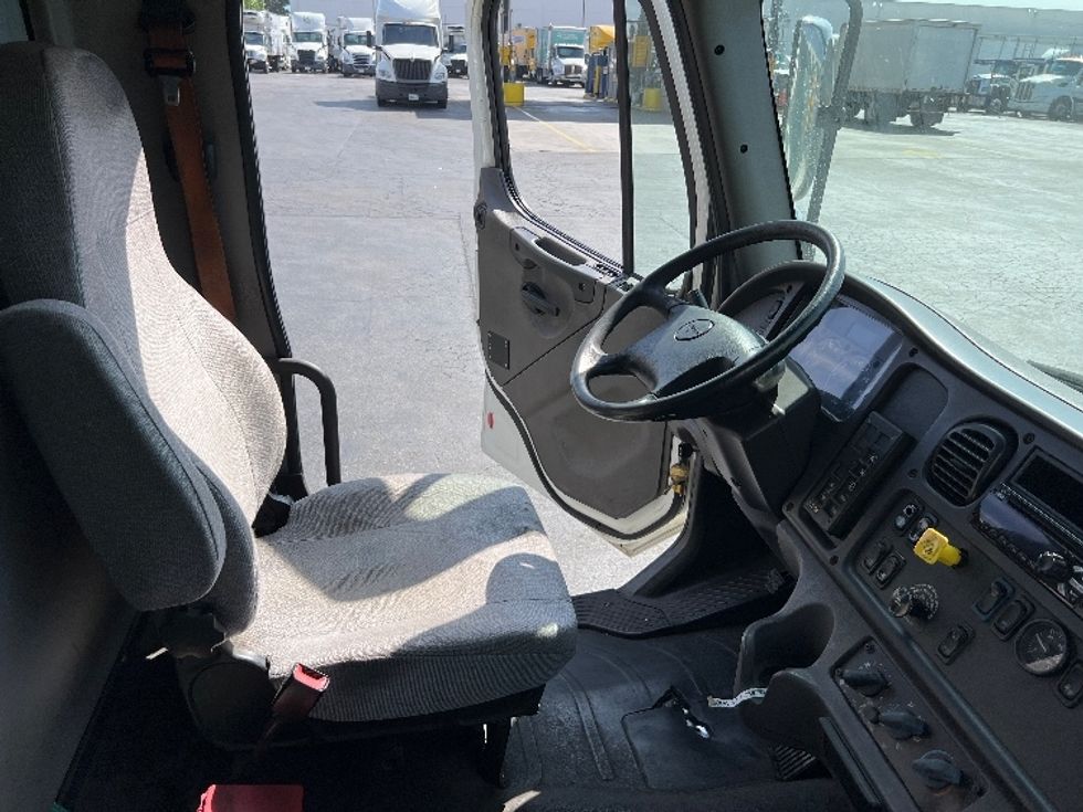Flatbed Truck-Light and Medium Duty Trucks-Freightliner-2019-M2-Torrance-CA-146,817\n\t\tmiles-$ 40,000 - Image 21