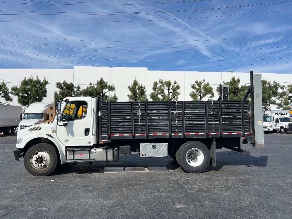 Flatbed Truck-Light and Medium Duty Trucks-Freightliner-2019-M2-Torrance-CA-146,817\n\t\tmiles-$ 40,000 - Image 4