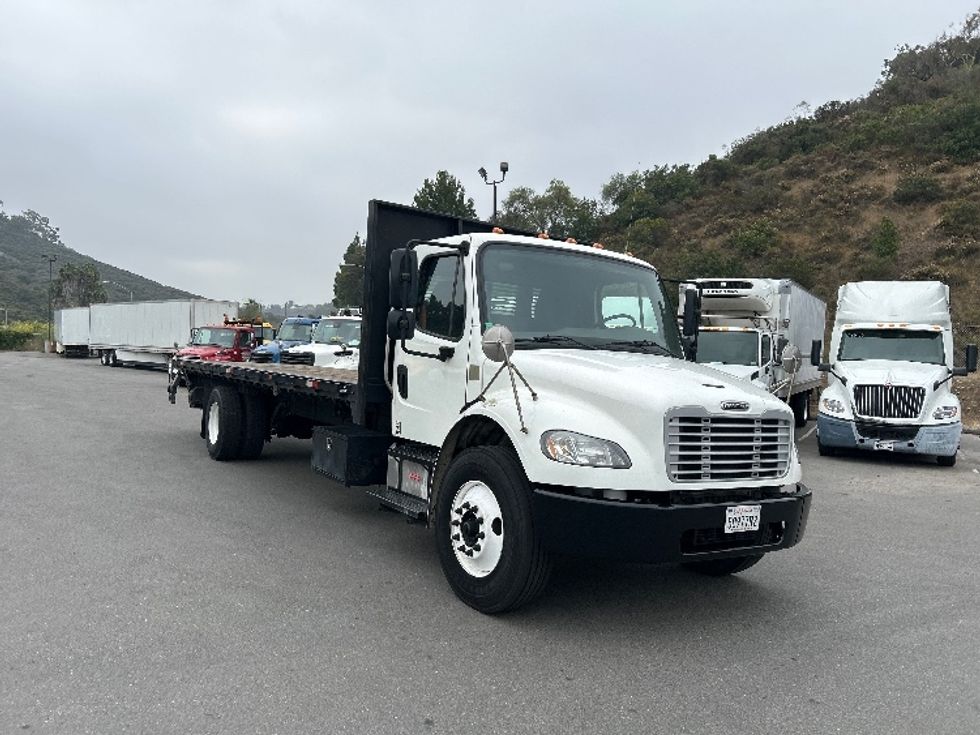 Flatbed Truck-Light and Medium Duty Trucks-Freightliner-2019-M2-Torrance-CA-146,912\n\t\tmiles-$ 50,750 - Image 1