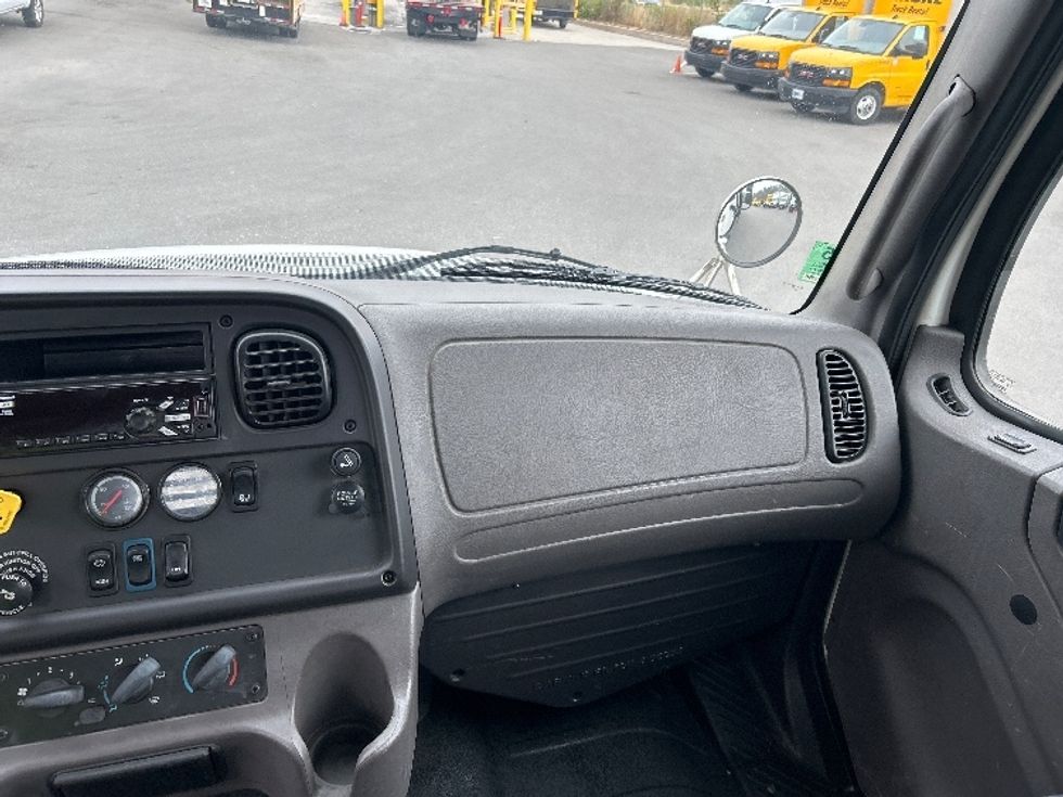 Flatbed Truck-Light and Medium Duty Trucks-Freightliner-2019-M2-Torrance-CA-146,912\n\t\tmiles-$ 50,750 - Image 17