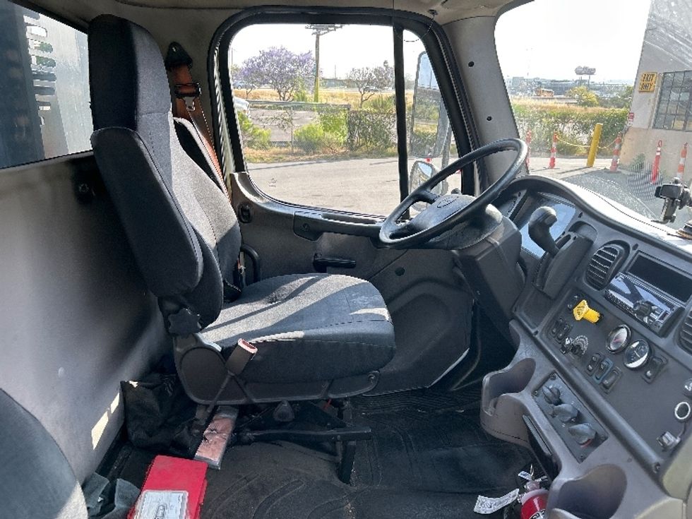 Flatbed Truck-Light and Medium Duty Trucks-Freightliner-2019-M2-Torrance-CA-146,912\n\t\tmiles-$ 50,750 - Image 19