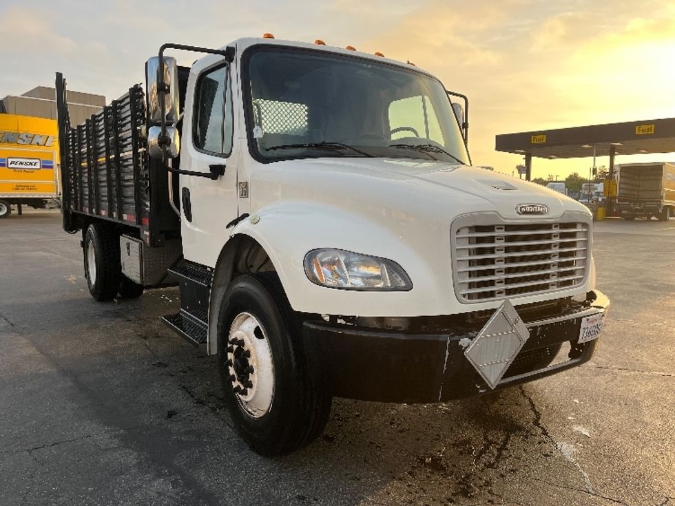 Flatbed Truck-Light and Medium Duty Trucks-Freightliner-2019-M2-Torrance-CA-151,567\n\t\tmiles-$ 39,500 - Image 1