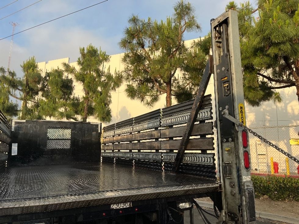 Flatbed Truck-Light and Medium Duty Trucks-Freightliner-2019-M2-Torrance-CA-151,567\n\t\tmiles-$ 39,500 - Image 12