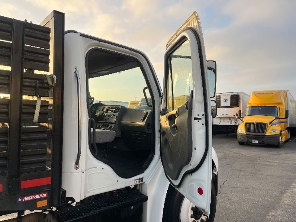 Flatbed Truck-Light and Medium Duty Trucks-Freightliner-2019-M2-Torrance-CA-151,567\n\t\tmiles-$ 39,500 - Image 15