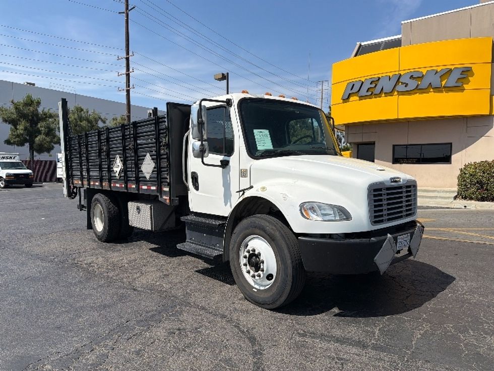 Flatbed Truck-Light and Medium Duty Trucks-Freightliner-2019-M2-Torrance-CA-154,122\n\t\tmiles-$ 39,250 - Image 1
