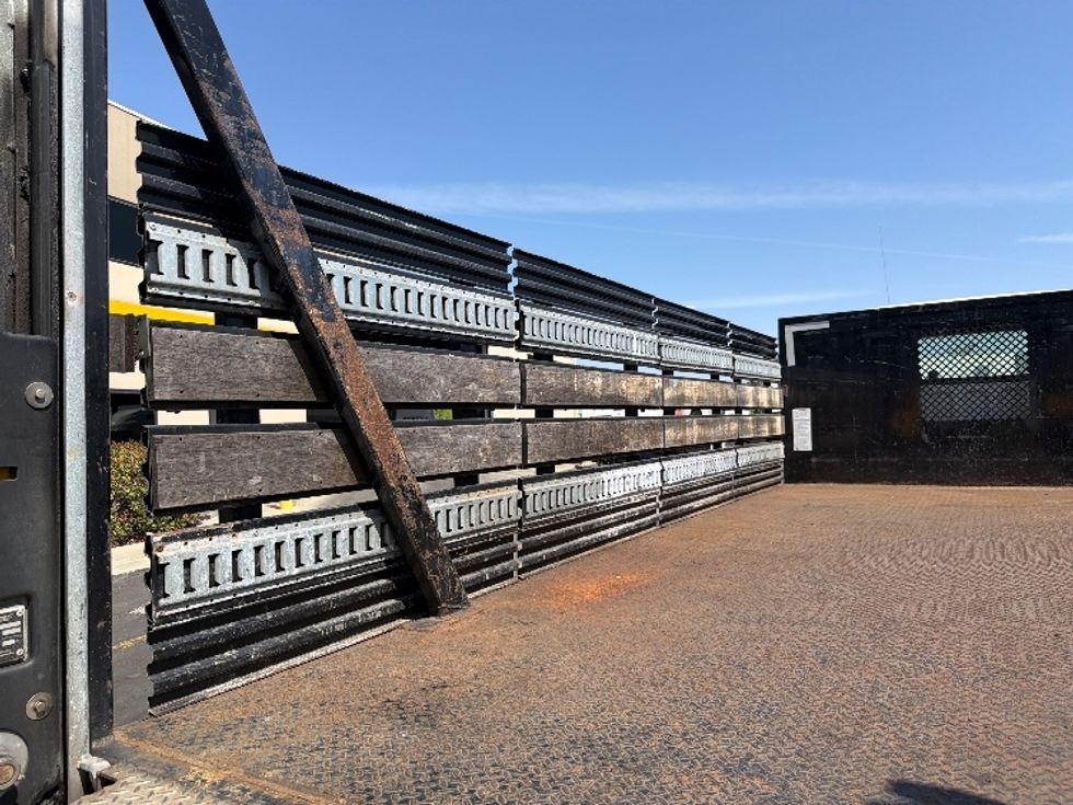 Flatbed Truck-Light and Medium Duty Trucks-Freightliner-2019-M2-Torrance-CA-154,122\n\t\tmiles-$ 39,250 - Image 11