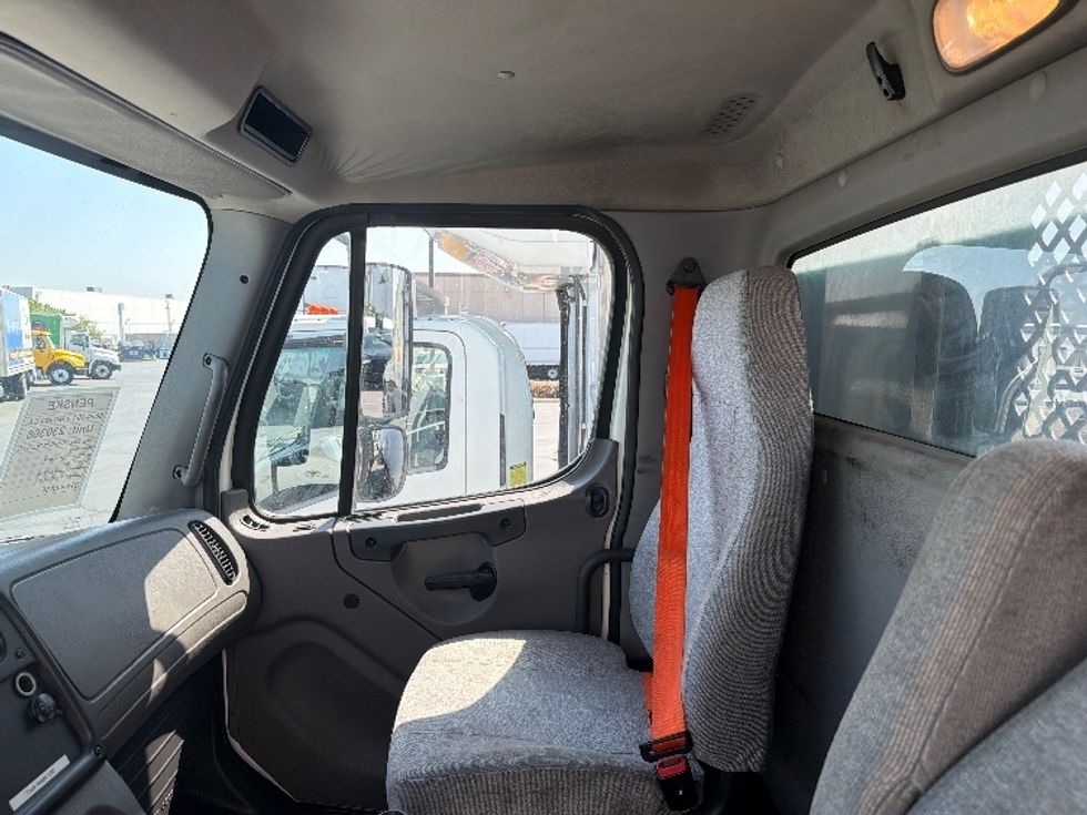 Flatbed Truck-Light and Medium Duty Trucks-Freightliner-2019-M2-Torrance-CA-154,122\n\t\tmiles-$ 39,250 - Image 16