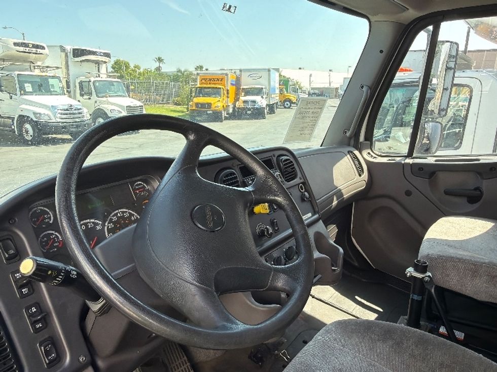 Flatbed Truck-Light and Medium Duty Trucks-Freightliner-2019-M2-Torrance-CA-154,122\n\t\tmiles-$ 39,250 - Image 18