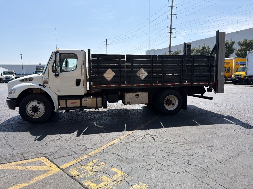 Flatbed Truck-Light and Medium Duty Trucks-Freightliner-2019-M2-Torrance-CA-154,122\n\t\tmiles-$ 39,250 - Image 4