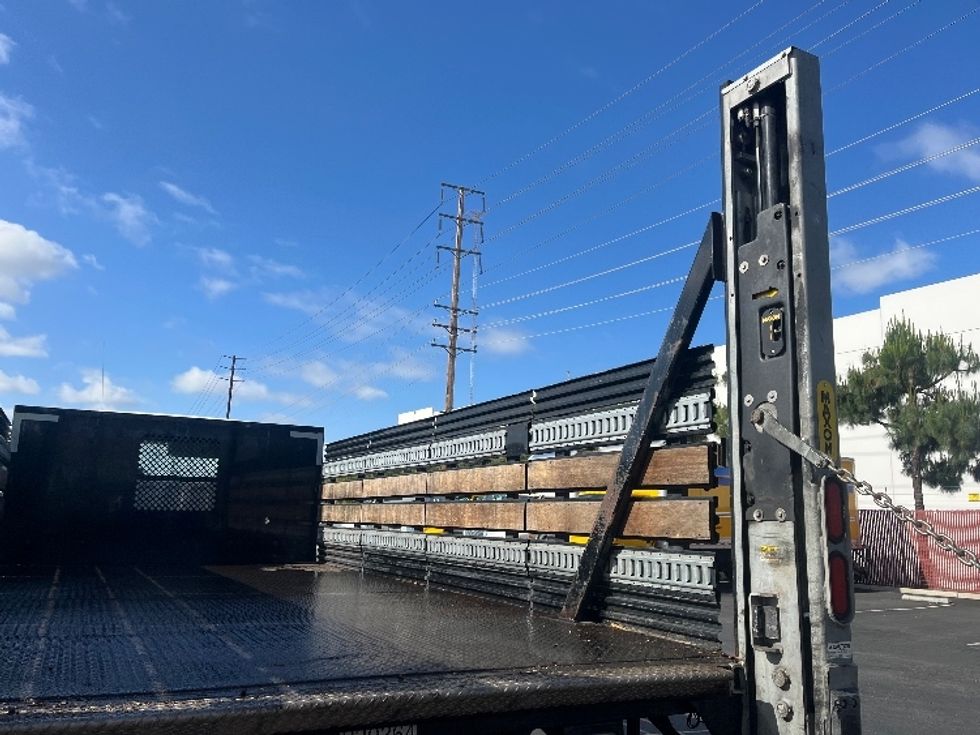 Flatbed Truck-Light and Medium Duty Trucks-Freightliner-2019-M2-Torrance-CA-162,690\n\t\tmiles-$ 40,500 - Image 12