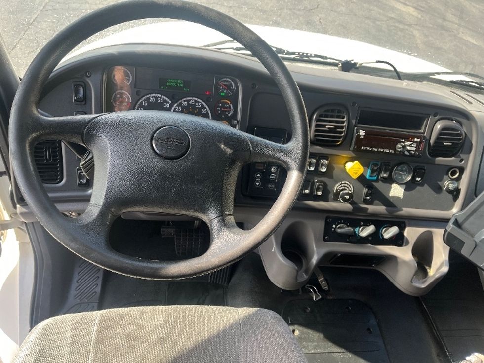 Flatbed Truck-Light and Medium Duty Trucks-Freightliner-2019-M2-Torrance-CA-162,690\n\t\tmiles-$ 40,500 - Image 18