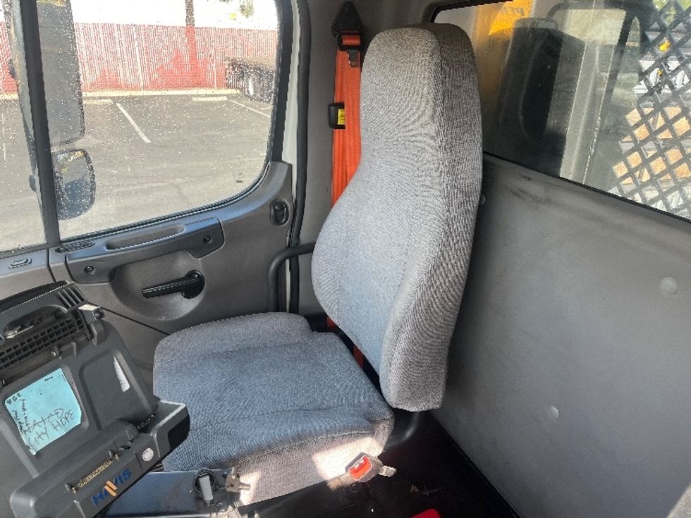 Flatbed Truck-Light and Medium Duty Trucks-Freightliner-2019-M2-Torrance-CA-162,690\n\t\tmiles-$ 40,500 - Image 19