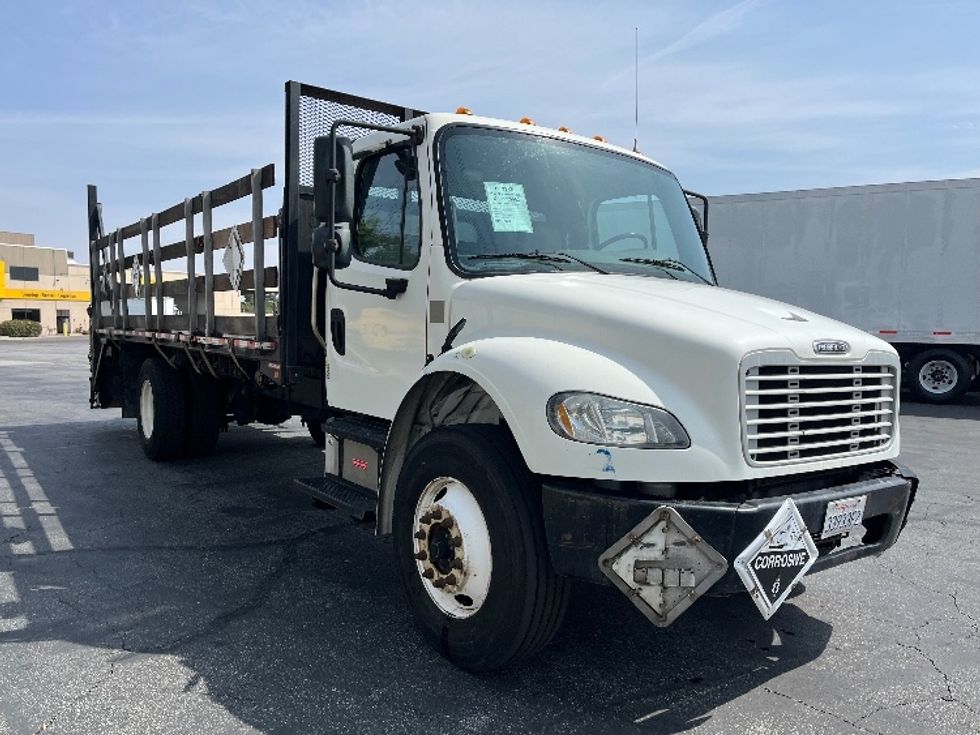 Flatbed Truck-Light and Medium Duty Trucks-Freightliner-2019-M2-Torrance-CA-179,656\n\t\tmiles-$ 35,250 - Image 1