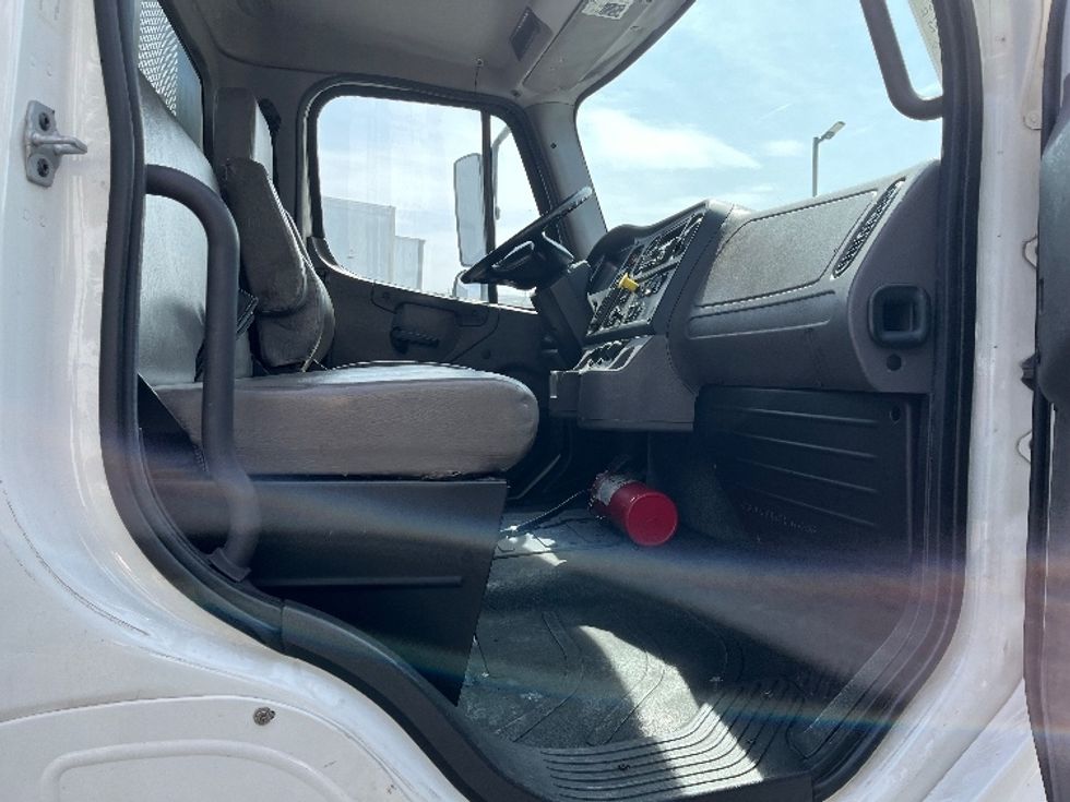 Flatbed Truck-Light and Medium Duty Trucks-Freightliner-2019-M2-Torrance-CA-179,656\n\t\tmiles-$ 35,250 - Image 22
